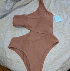 NWT Unique One Shoulder Cutout